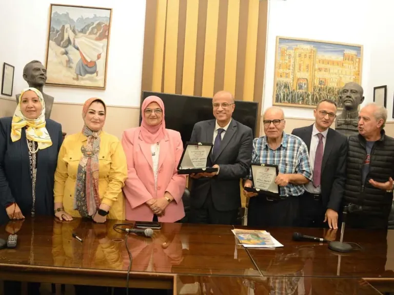 شعبة أدب الطفل بإتحاد الكتاب تكرم الكاتبين ..أحمد زحام وحسين الزناتي