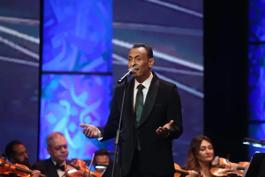 بمشاركة آمال ماهر..محمد الطوخى يشعل المسرح الكبير بالطرب الأصيل ويختتم حفله ب ” هسكنك يامصر” فى مهرجان الموسيقى العربية