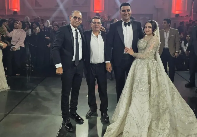 حسام بسيونى ..يهنئ رجل الأعمال عبده أبو السيد بزفاف ابنته الدكتورة ”منى ” على النقيب الدكتور ” محمود الزهيرى”