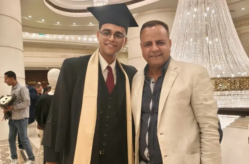 عائلة التيران بقنا والإعلامي عبد الرحيم أحمد يهنئون المهندس محمود أبو المعاطي  بتخرج نجله في كلية طب الأسنان