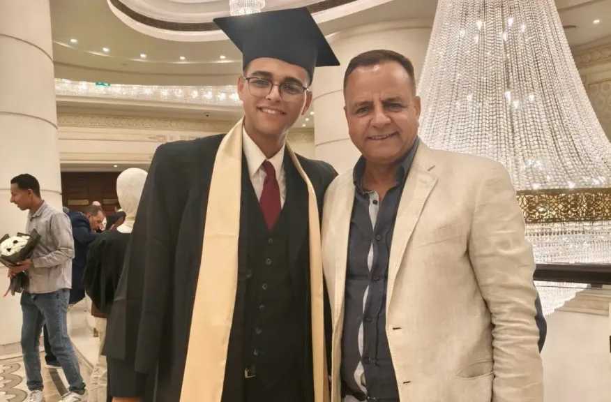 عائلة التيران بقنا والإعلامي عبد الرحيم أحمد يهنئون المهندس محمود أبو المعاطي  بتخرج نجله في كلية طب الأسنان